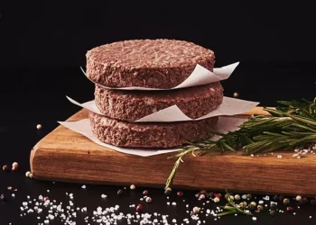 Food startup debuts world’s first texturized plant-based ‘meat’ burger