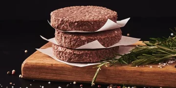 Food startup debuts world’s first texturized plant-based ‘meat’ burger