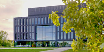 Delft’s new Van Marken Food Innovation Center highlights dsm-firmenich’s 155-year legacy and commitment to sustainable nutrition